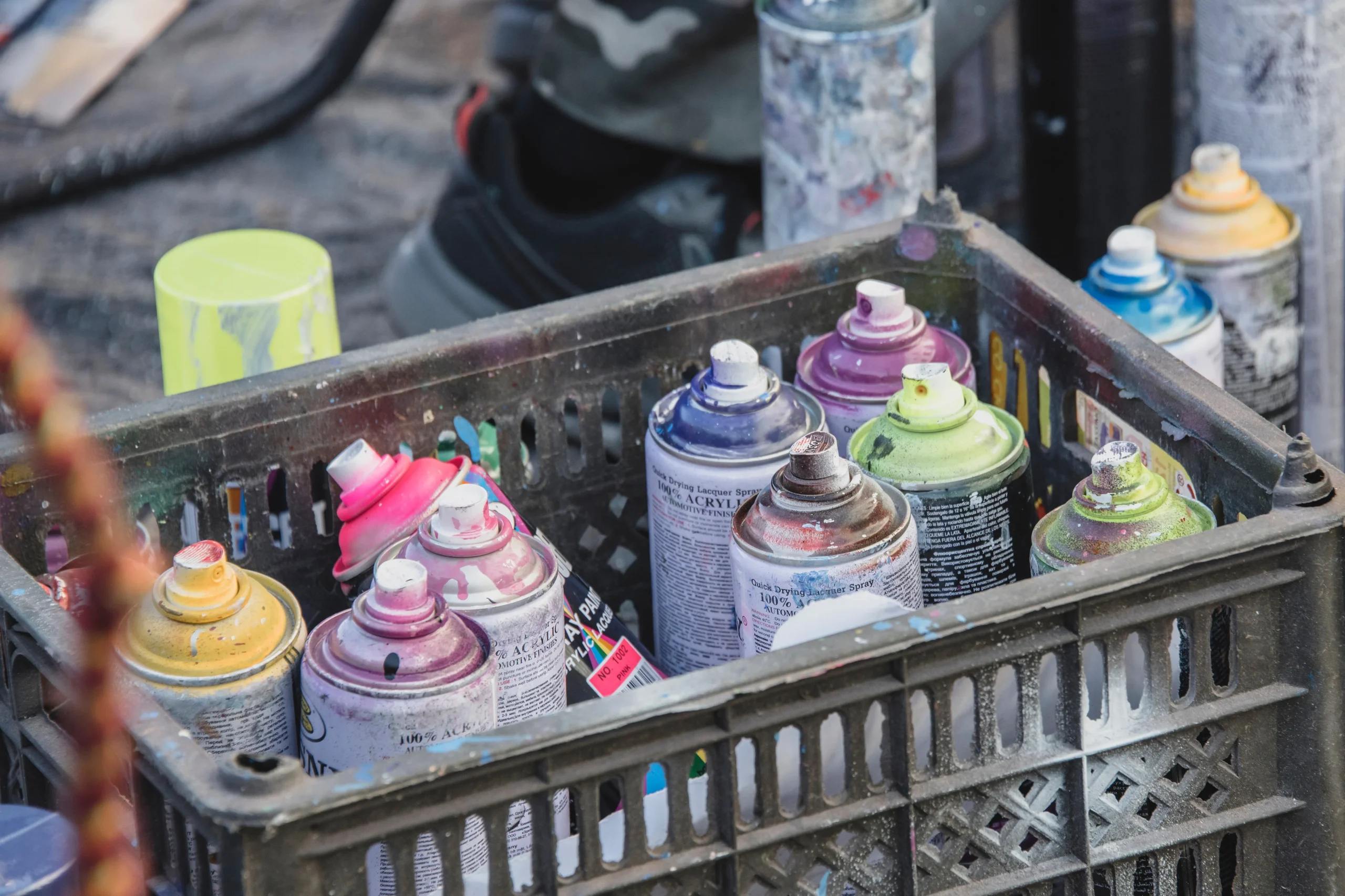 how long does spray paint take to dry